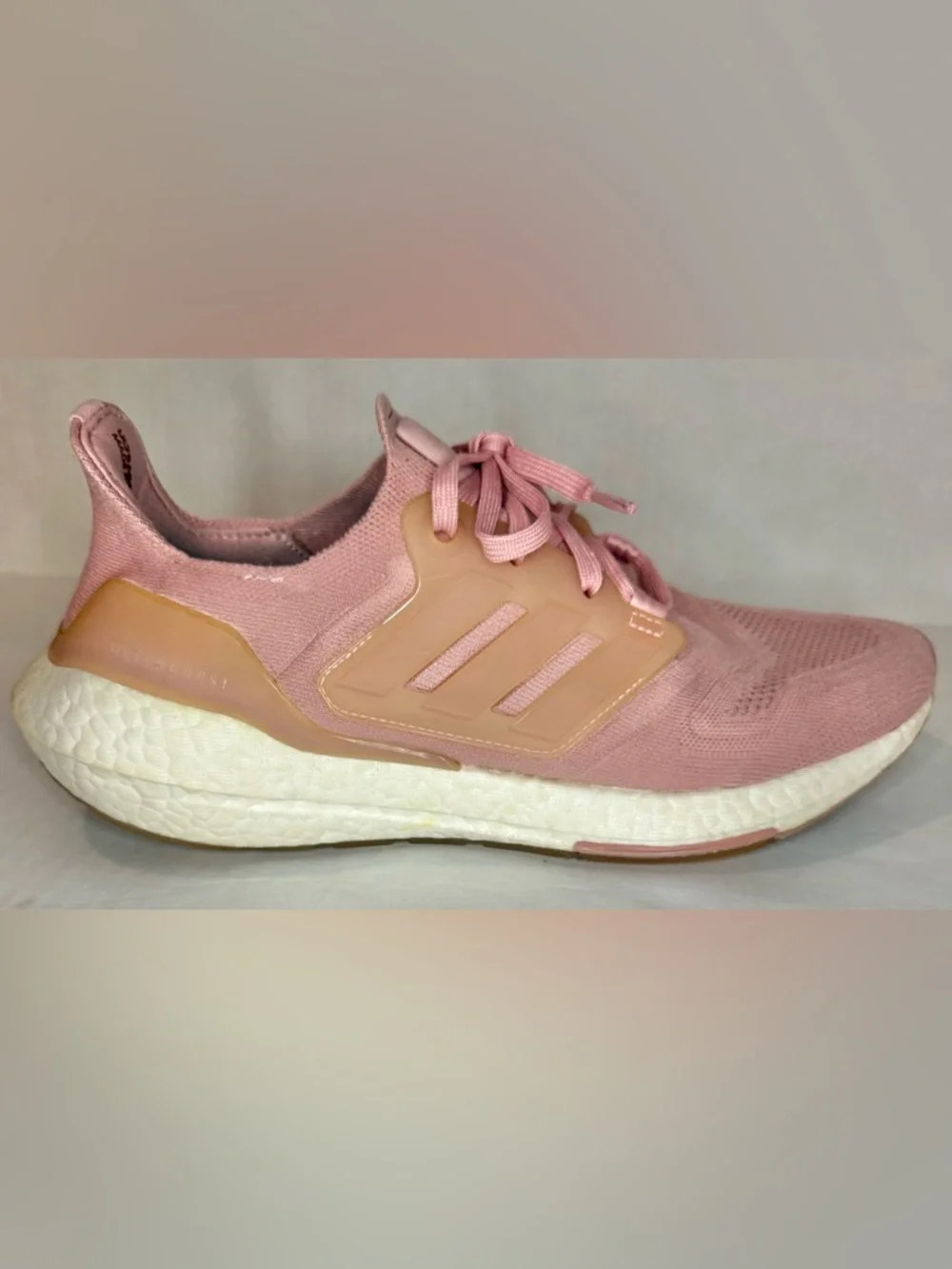 Adidas Women's Ultraboost 22 Running Shoe Wonder Mauve Size 9.5